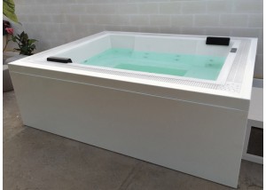 Spa 6 plazas 6040 con rebosadero y faldones