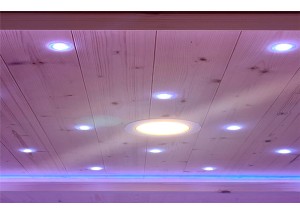 Sauna tradicional ST-4010, detalle de iluminación efecto techo estrellado.